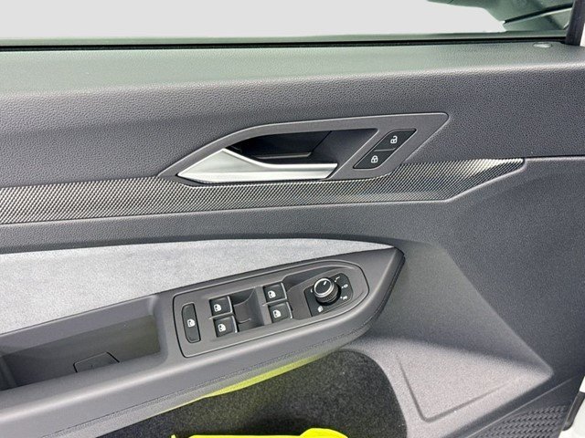 New 2026 Pure White Volkswagen 2.0T image 22