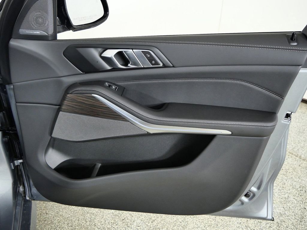 Used 2026 Skyscraper Grey Metallic BMW xDrive50e image 20