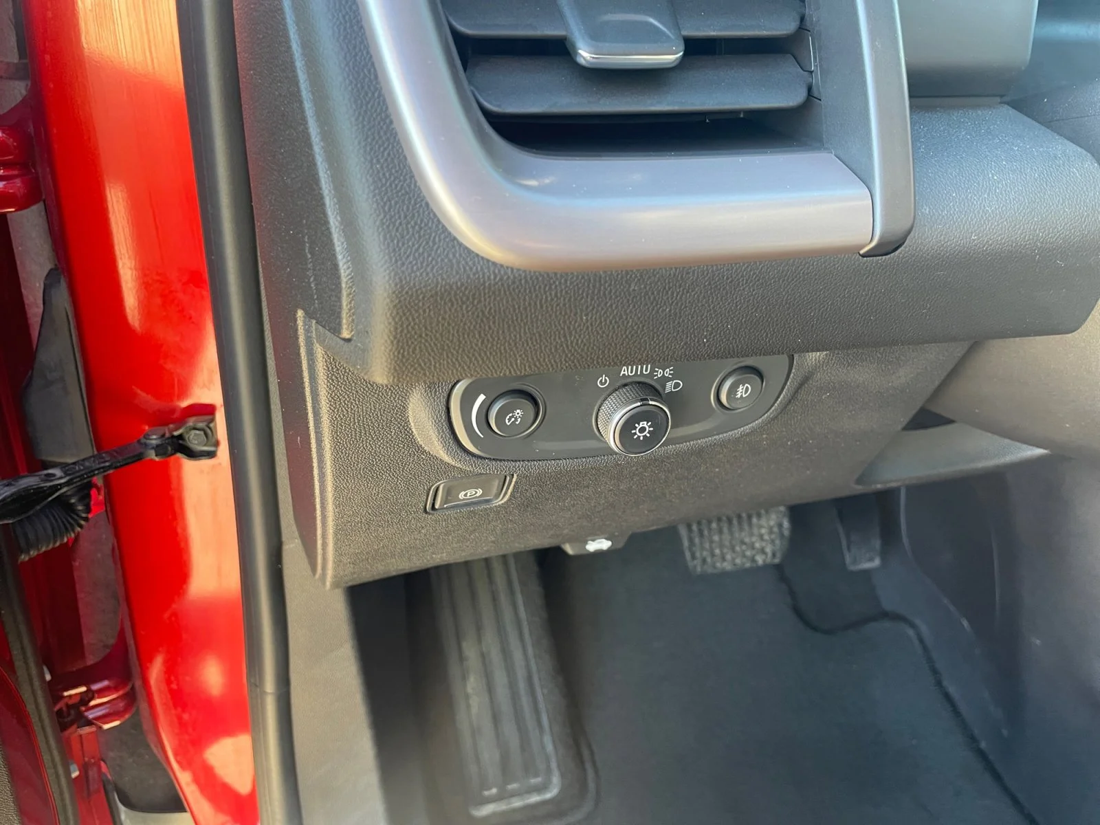 Used 2024 Red GMC AT4 AWD image 16