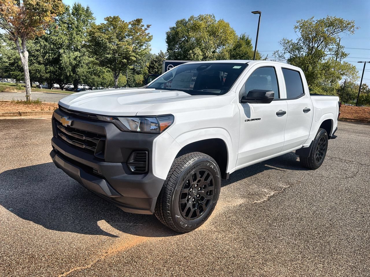 New 2026 Summit White Chevrolet WT image 4