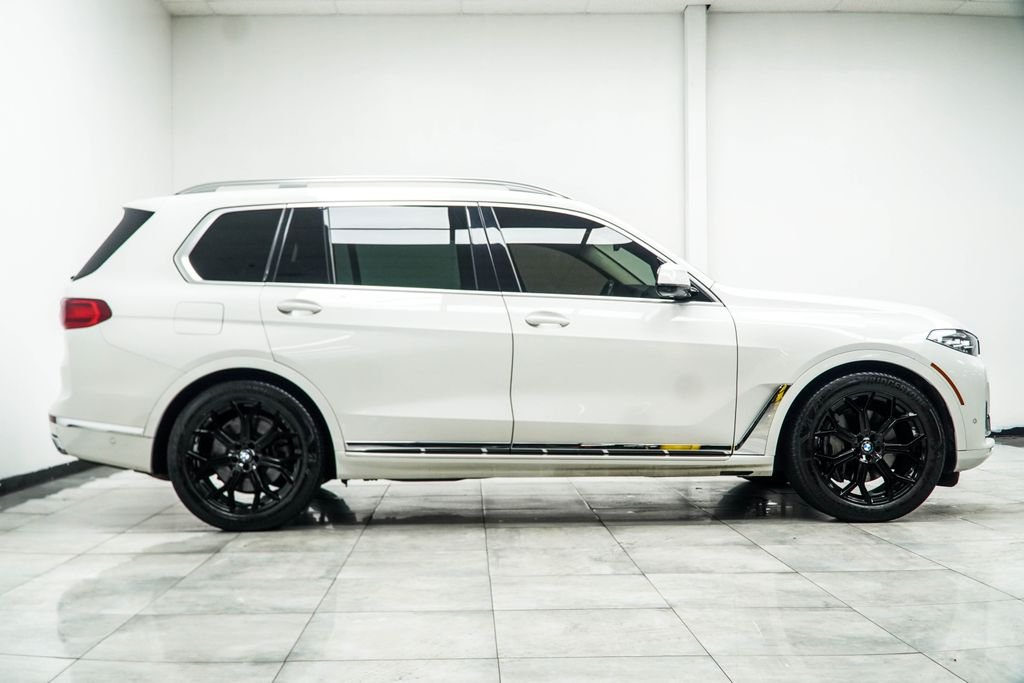 Used 2019 White BMW xDrive40i image 8