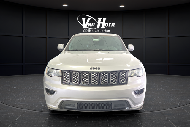 Used 2017 Billet Silver Metallic Clearcoat Jeep Altitude image 2