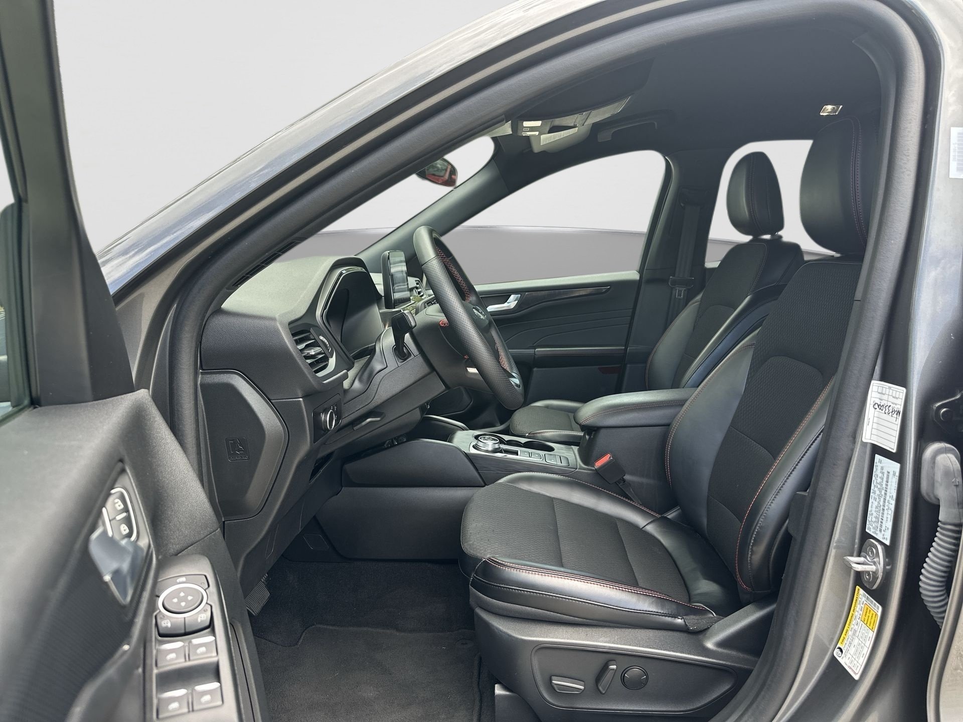 2025 Ford Escape ST-Line - Photo 19