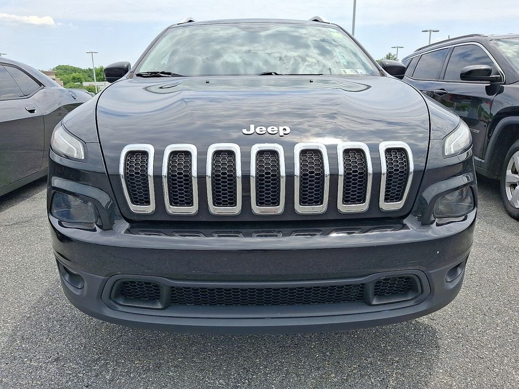 Used 2016 Black Jeep Latitude image 2
