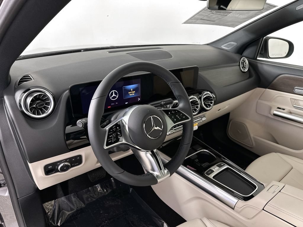 New 2026 Mountain Grey Metallic Mercedes-Benz GLA 250 image 40