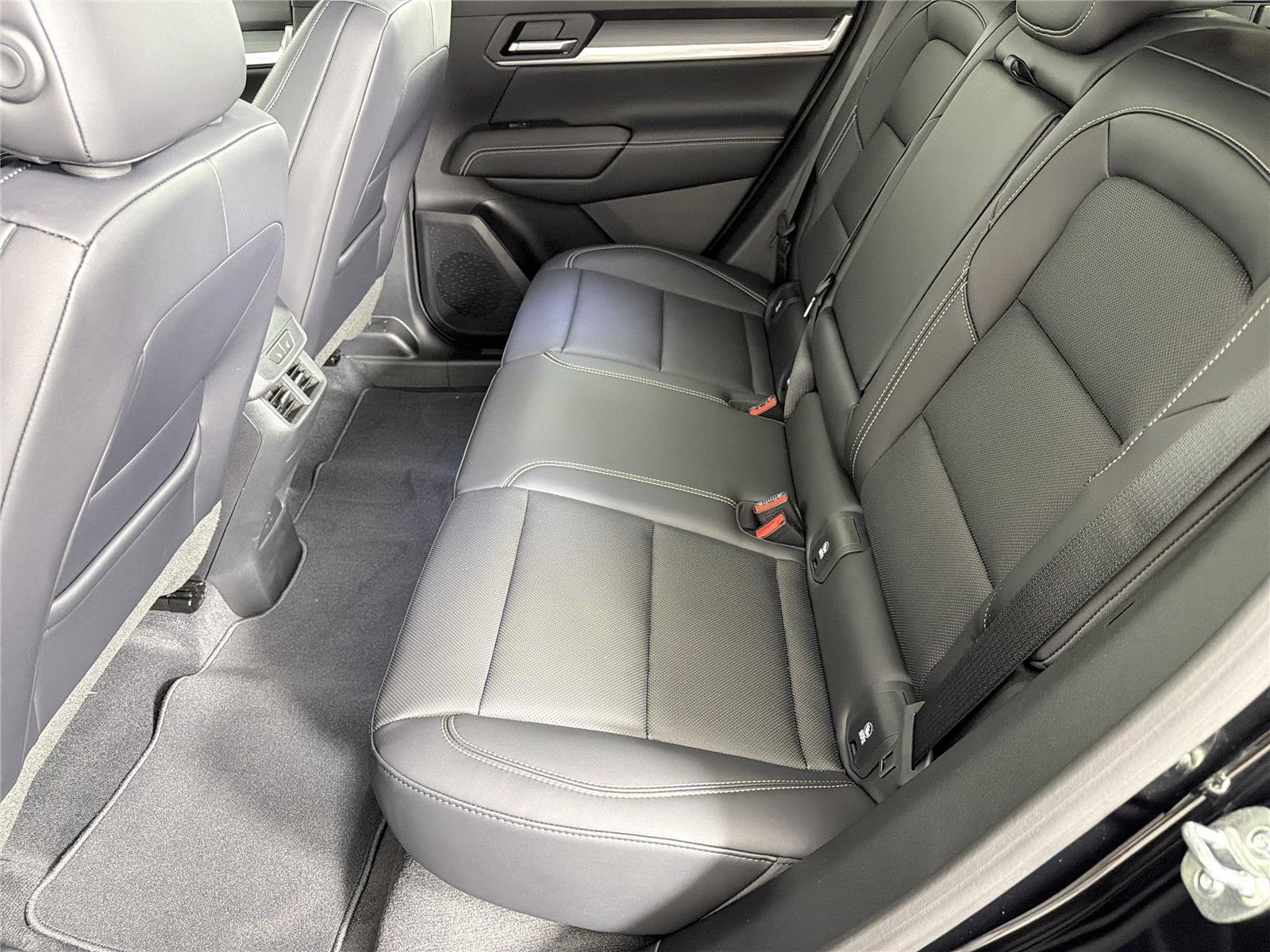 New 2027 Ebony Twilight Metallic GMC Elevation image 19