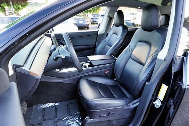 Used 2020  Tesla Long Range image 15