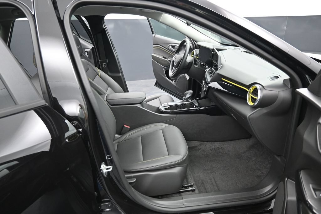 Used 2026 Black Chevrolet ACTIV image 32
