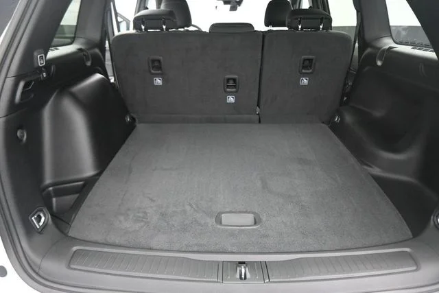 New 2026 Bright White Clearcoat Jeep Laredo X image 25