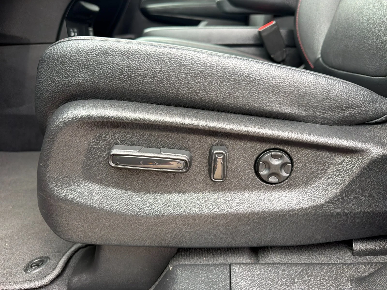 Used 2025  Honda Sport-L image 12