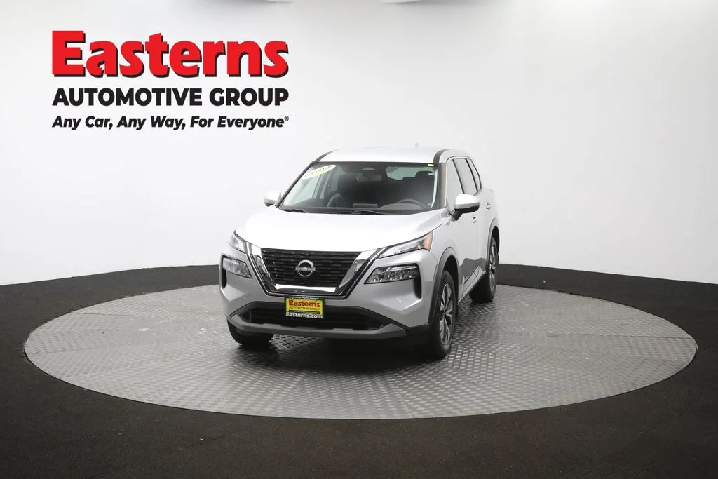 Used 2023 Silver Nissan SV image 115