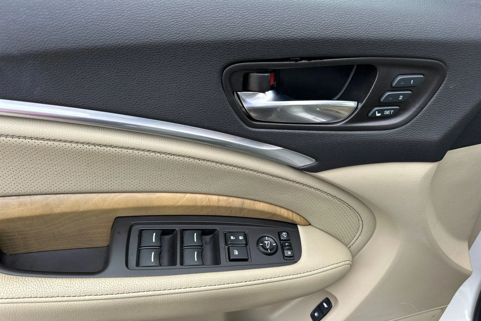 Used 2019 White Acura 3.5L Technology Package image 11