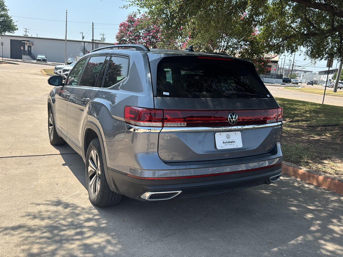 Used 2024 Platinum Gray Metallic Volkswagen 2.0T SE image 7