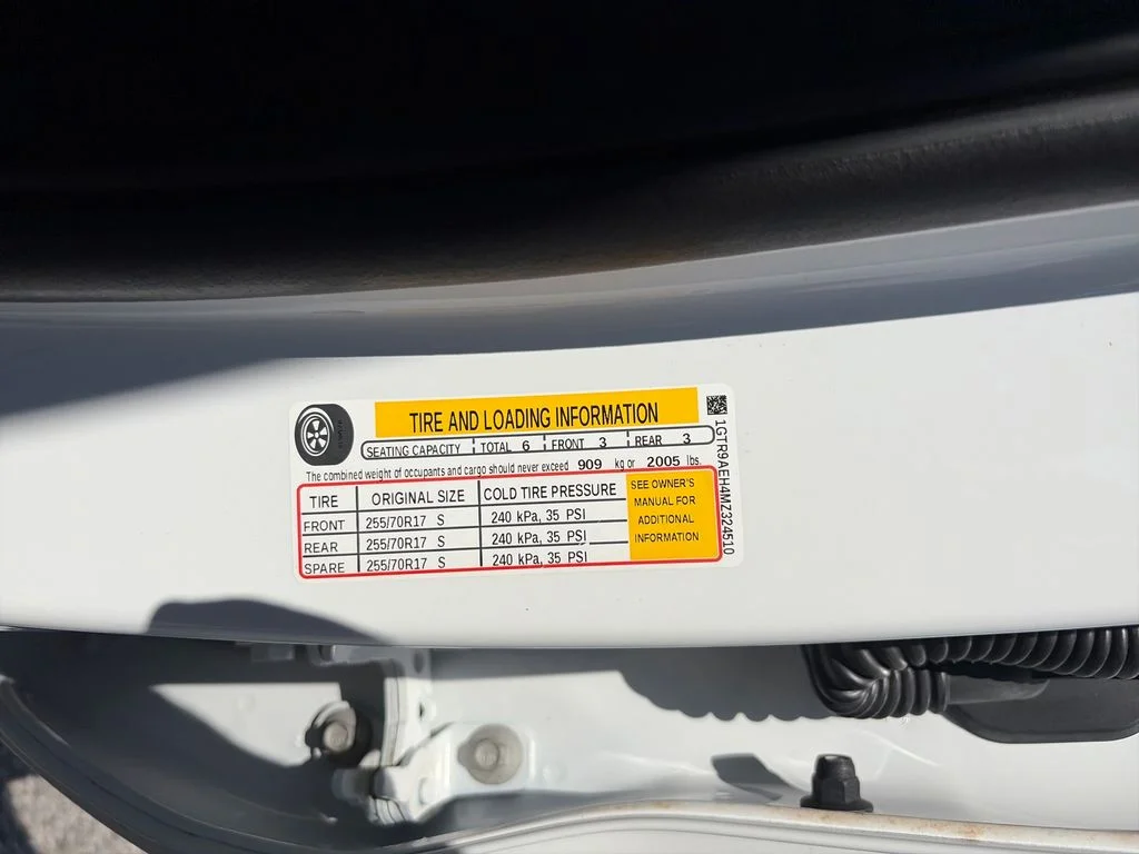 Used 2021 Summit White GMC Base image 28
