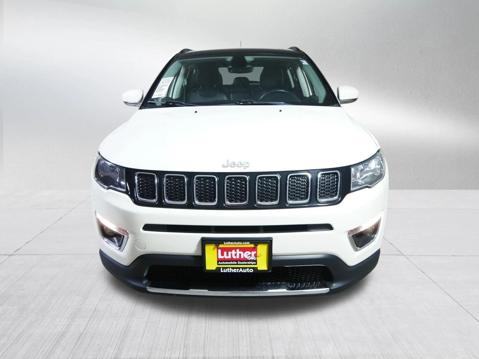 Used 2018 Pearl White Tri-Coat Jeep Limited image 2