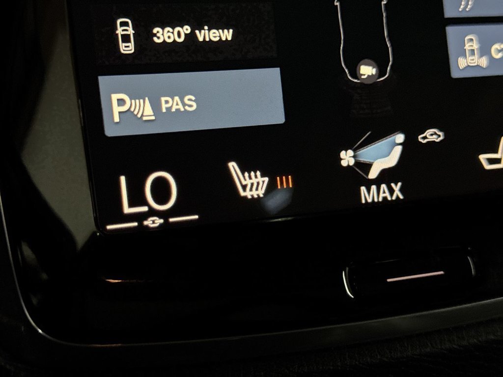 Used 2020 Gray Metallic Volvo T6 Momentum image 32
