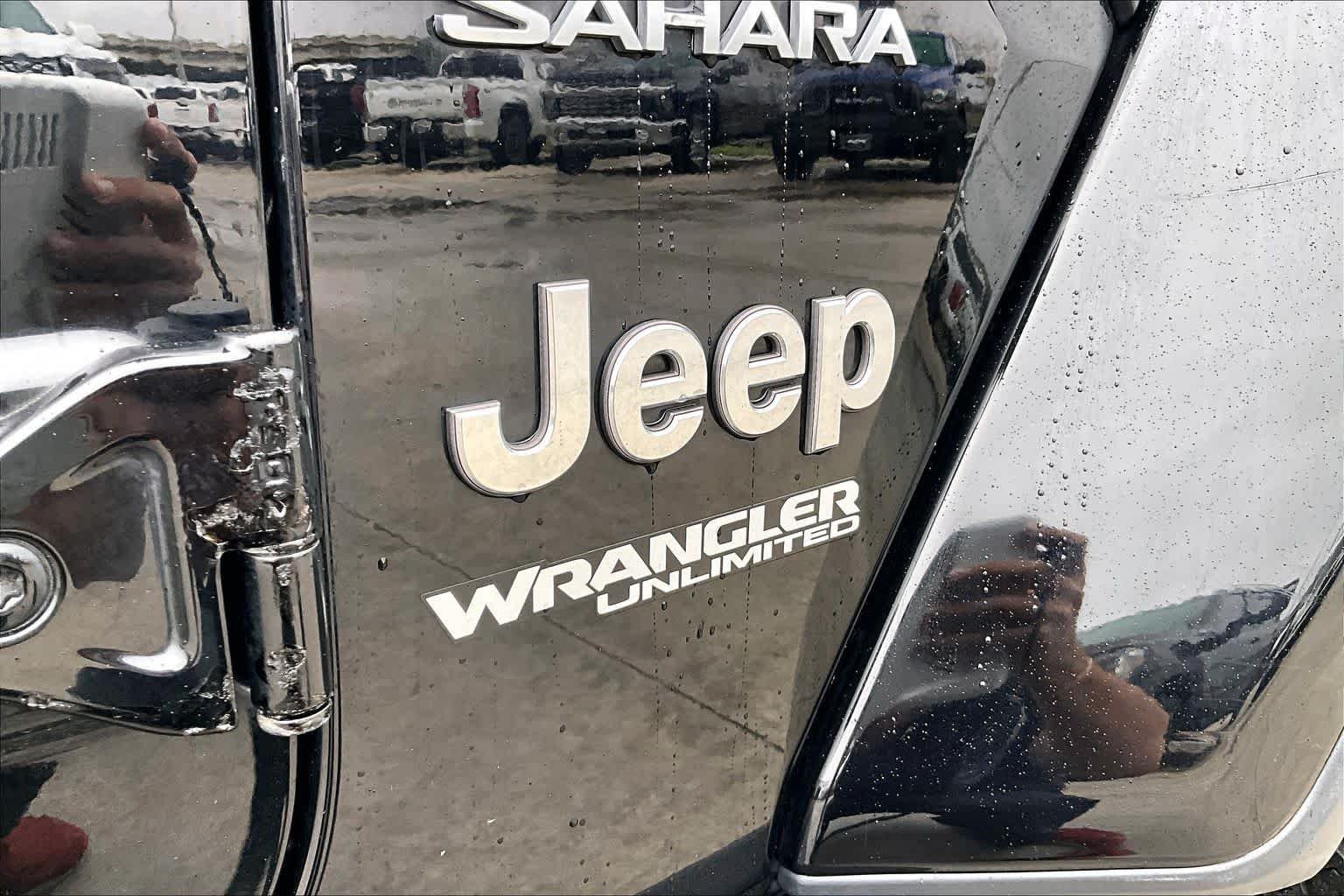 Used 2020 Black Clearcoat Jeep Sahara image 32
