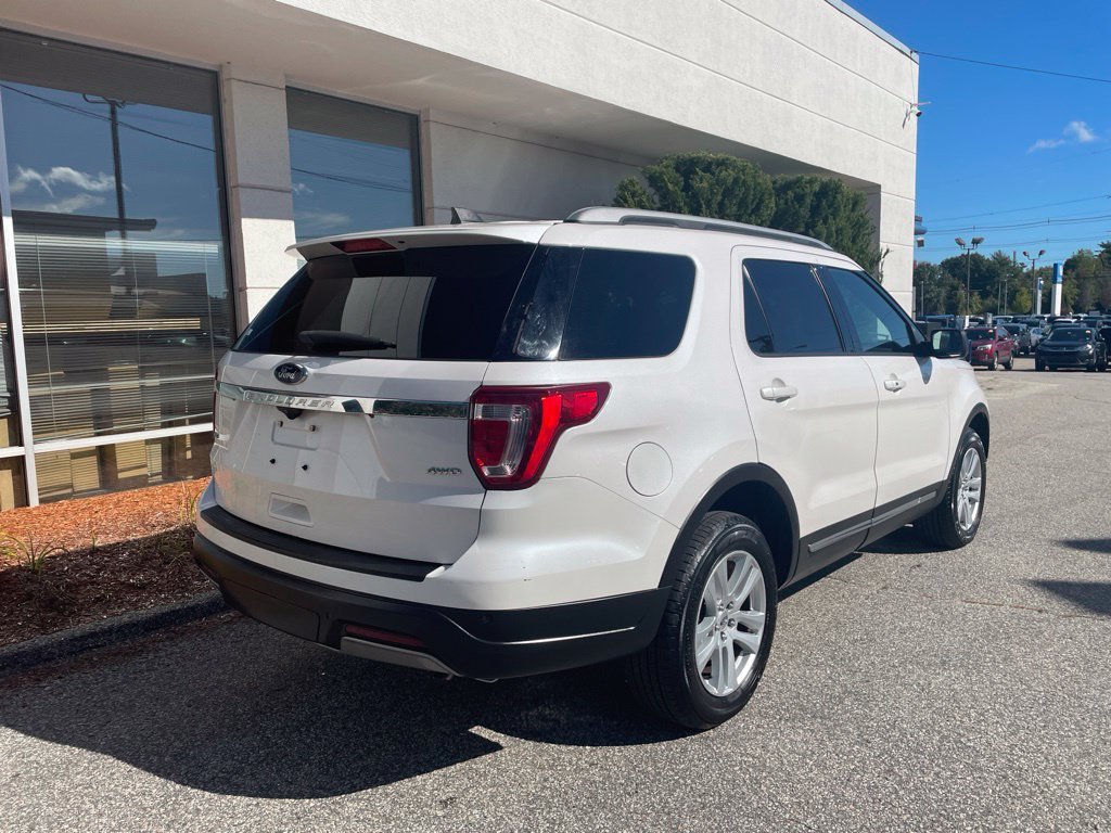 Certified Used 2019 White Platinum Clearcoat Metallic Ford XLT image 8
