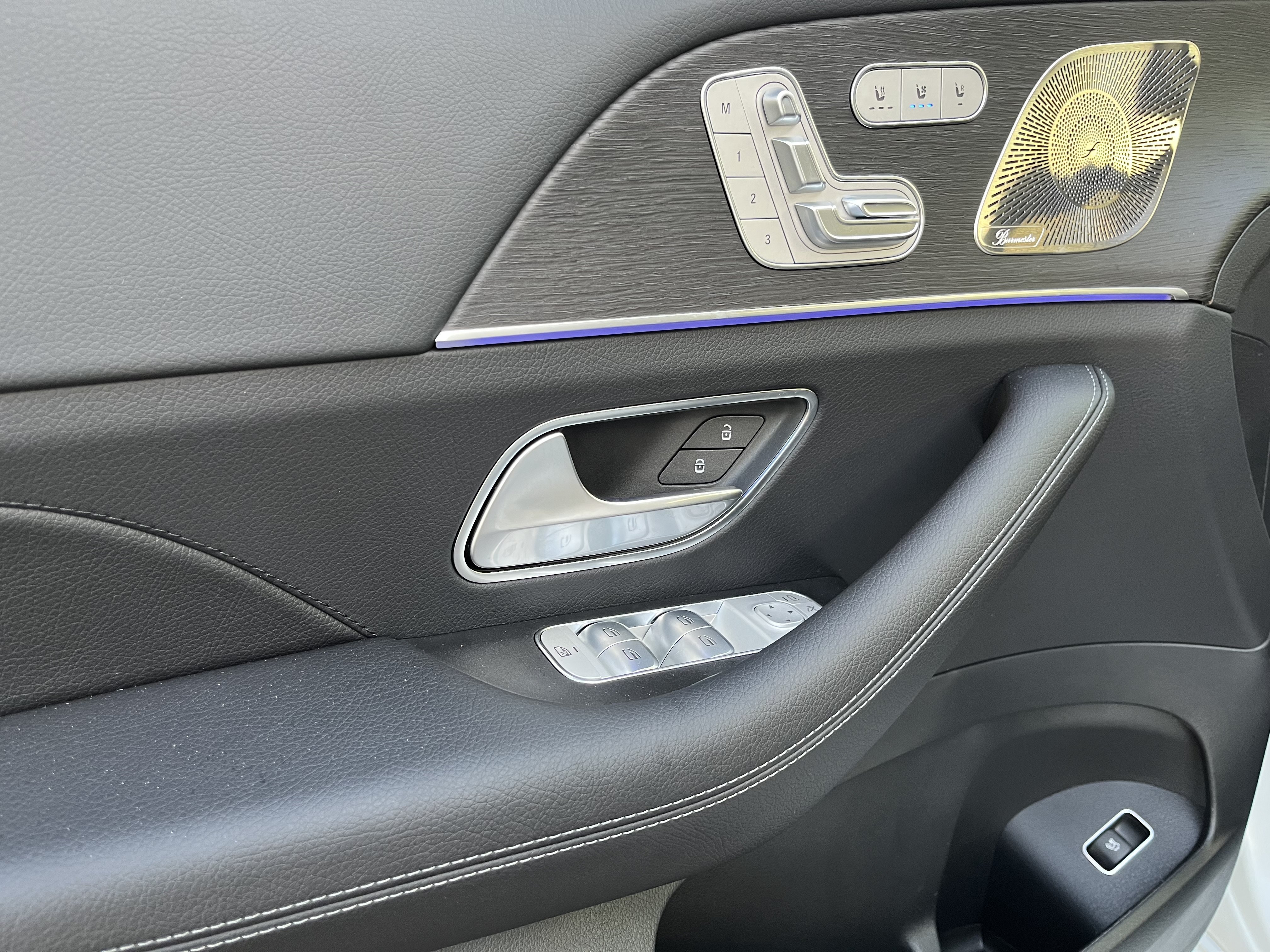 New 2026 MOONLIGHT WHITE Mercedes-Benz GLS 450 image 12