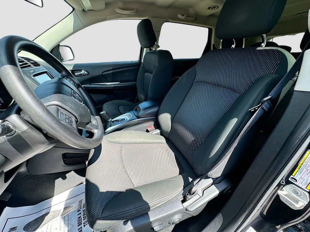 Used 2011 Black Dodge Mainstreet image 22