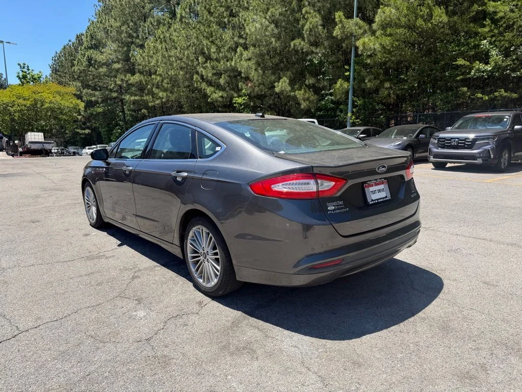 Used 2015 Gray Ford SE image 5