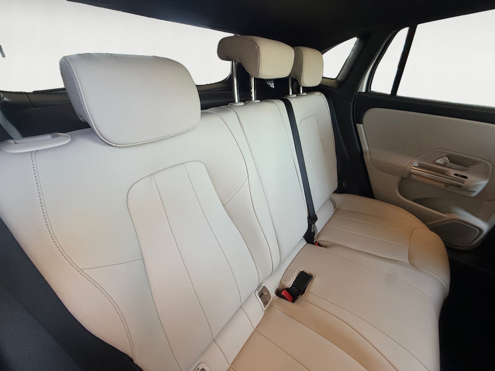 Certified Used 2026 Polar White Mercedes-Benz GLA 250 image 18