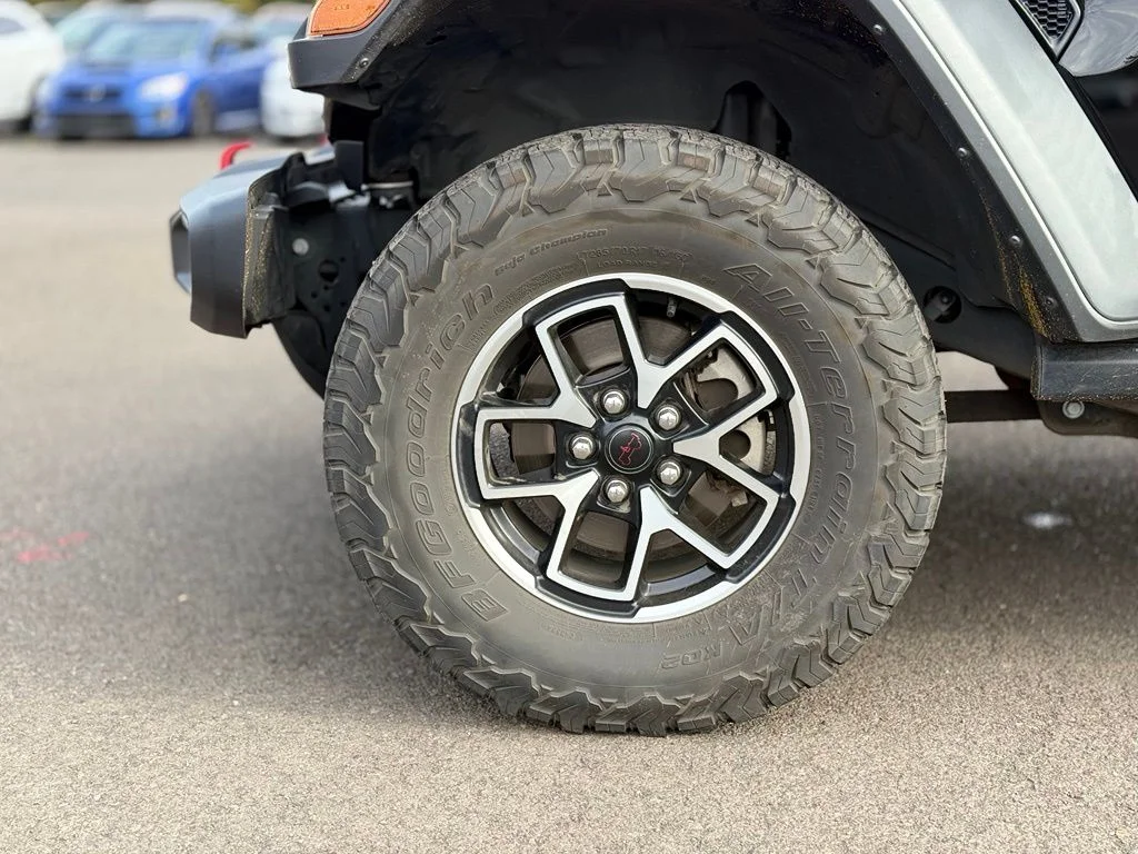 Used 2024 Black Clearcoat Jeep Rubicon image 9