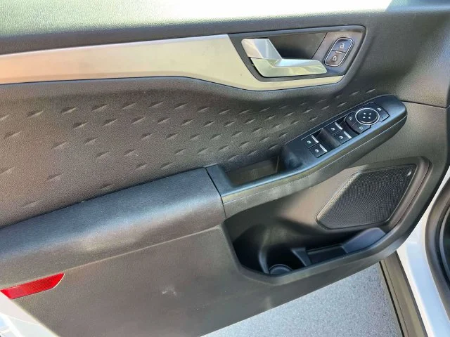 Certified Used 2020 Oxford White Ford SE image 25