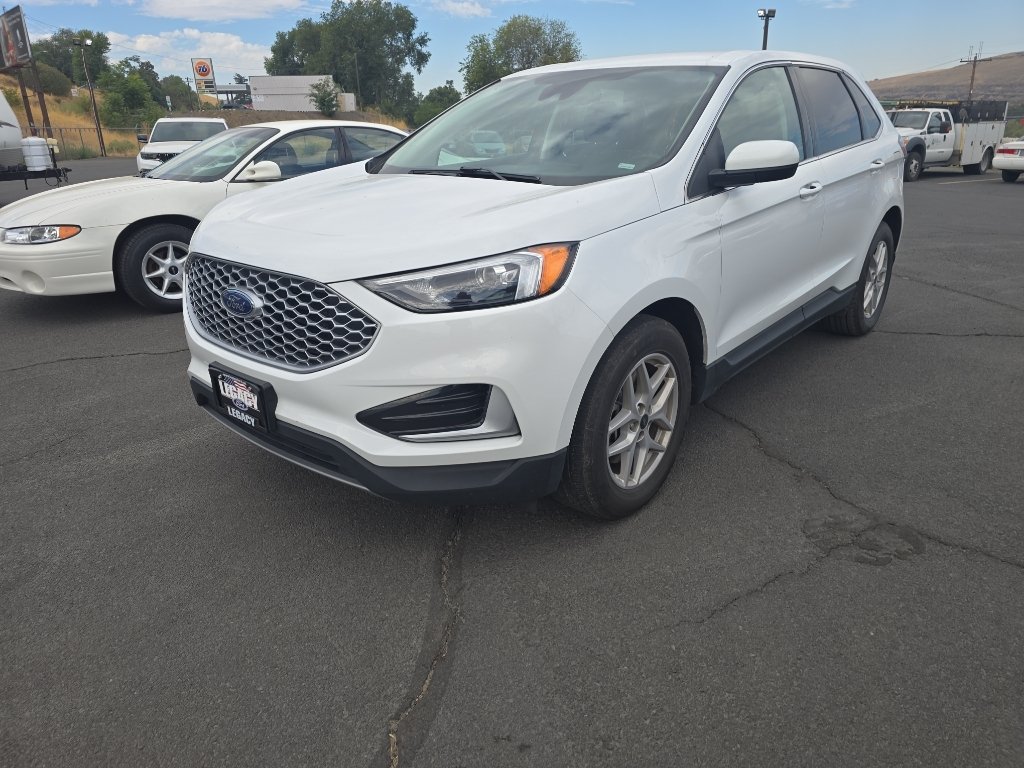Used 2024 White Ford SEL image 2