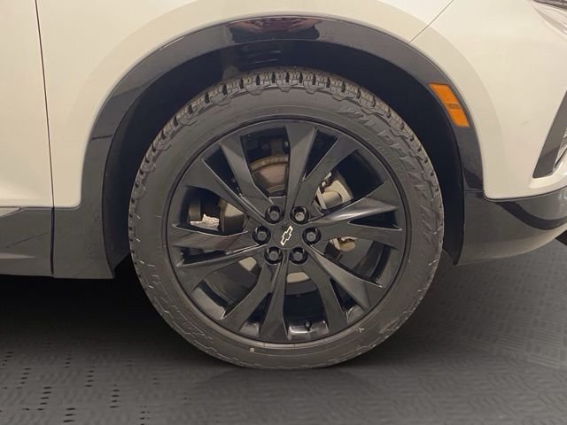 Used 2020 Silver Chevrolet RS image 37