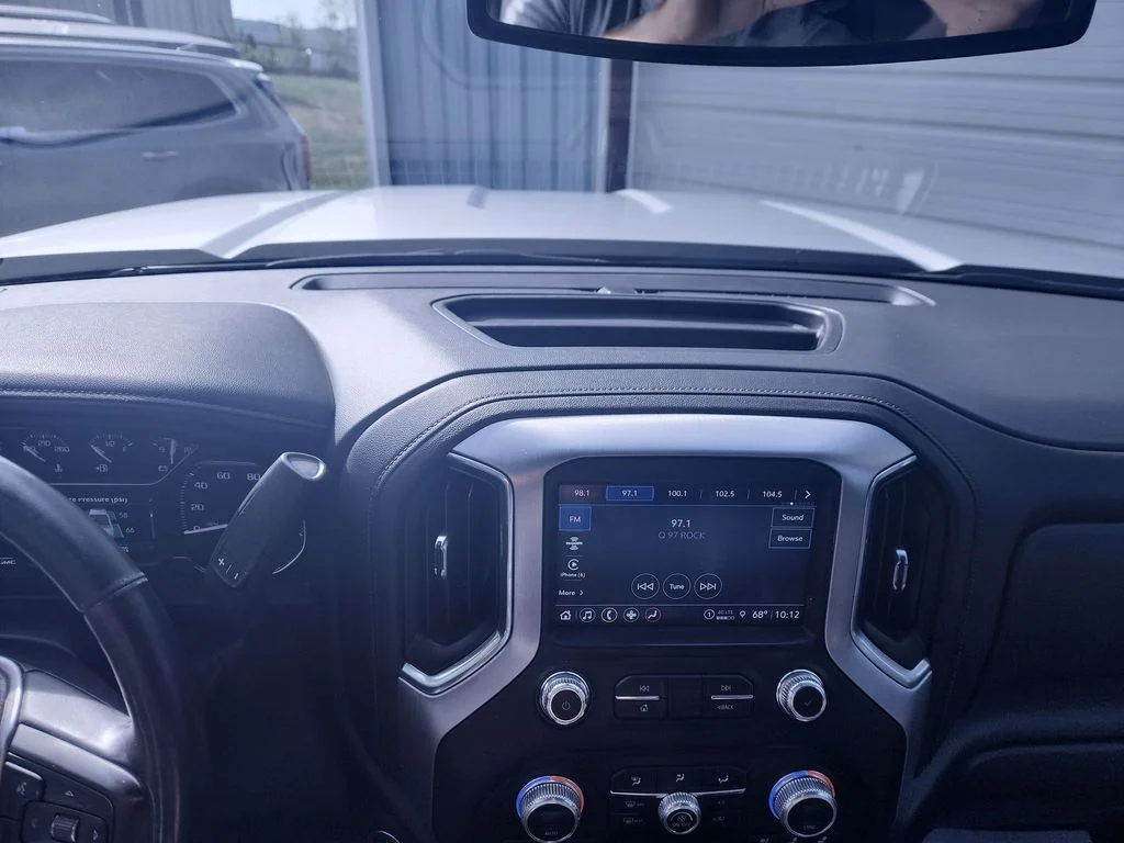 Used 2023 Silver GMC SLT image 10