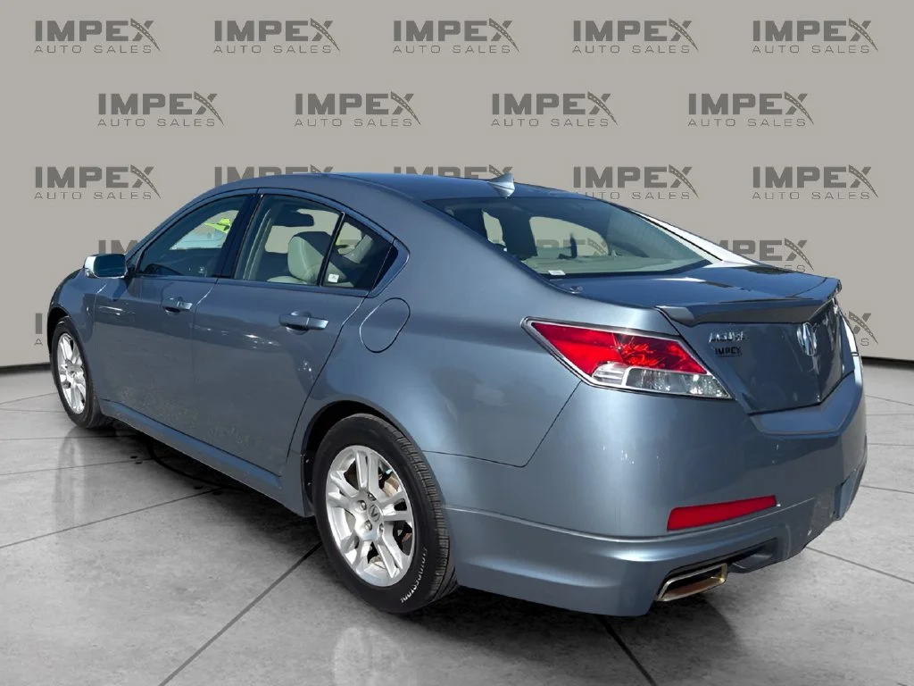 Used 2011  Acura 3.5 image 2