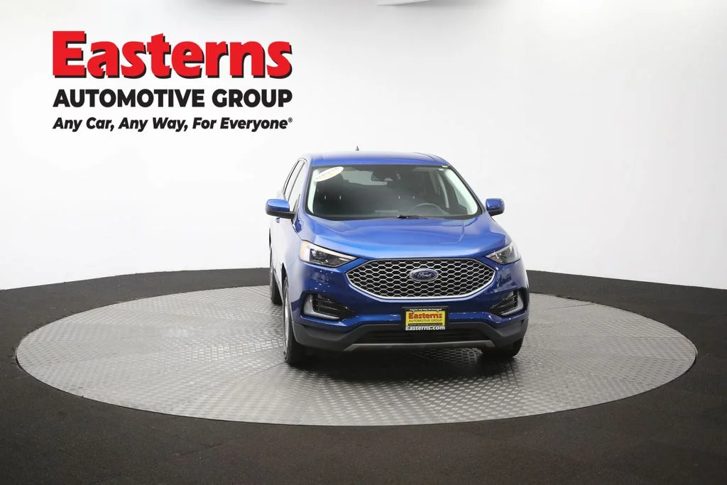 Used 2023 Blue Ford SEL image 52