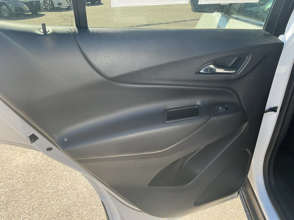 Used 2024 Summit White Chevrolet LT image 19