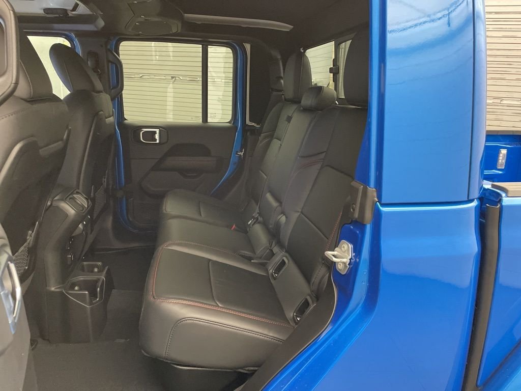New 2026 Hydro Blue Pearl-Coat Exterior Paint Jeep Rubicon X image 17
