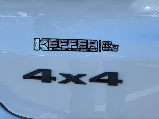 New 2026 White/off-white Jeep Latitude image 14
