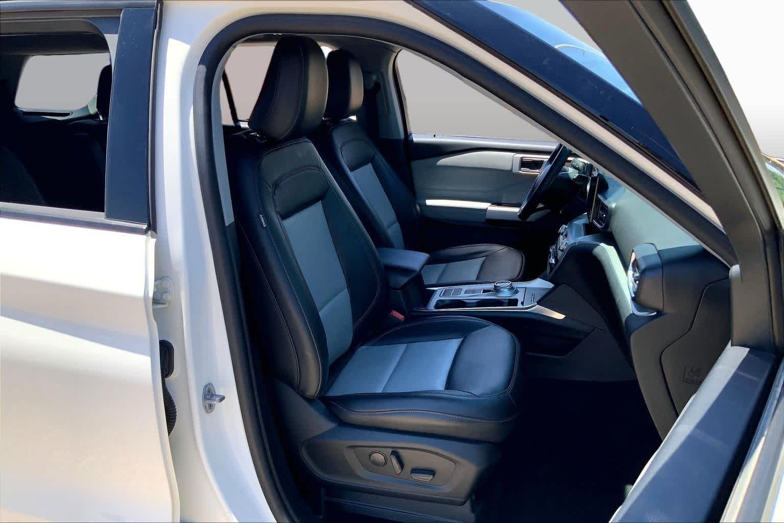Used 2022 Star White Metallic Tri-Coat Ford XLT image 8