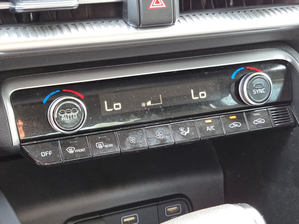 Used 2021 Silver Kia LXS image 34