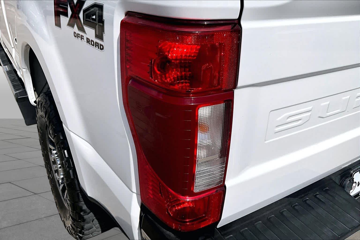Used 2020 Oxford White Ford LARIAT image 29