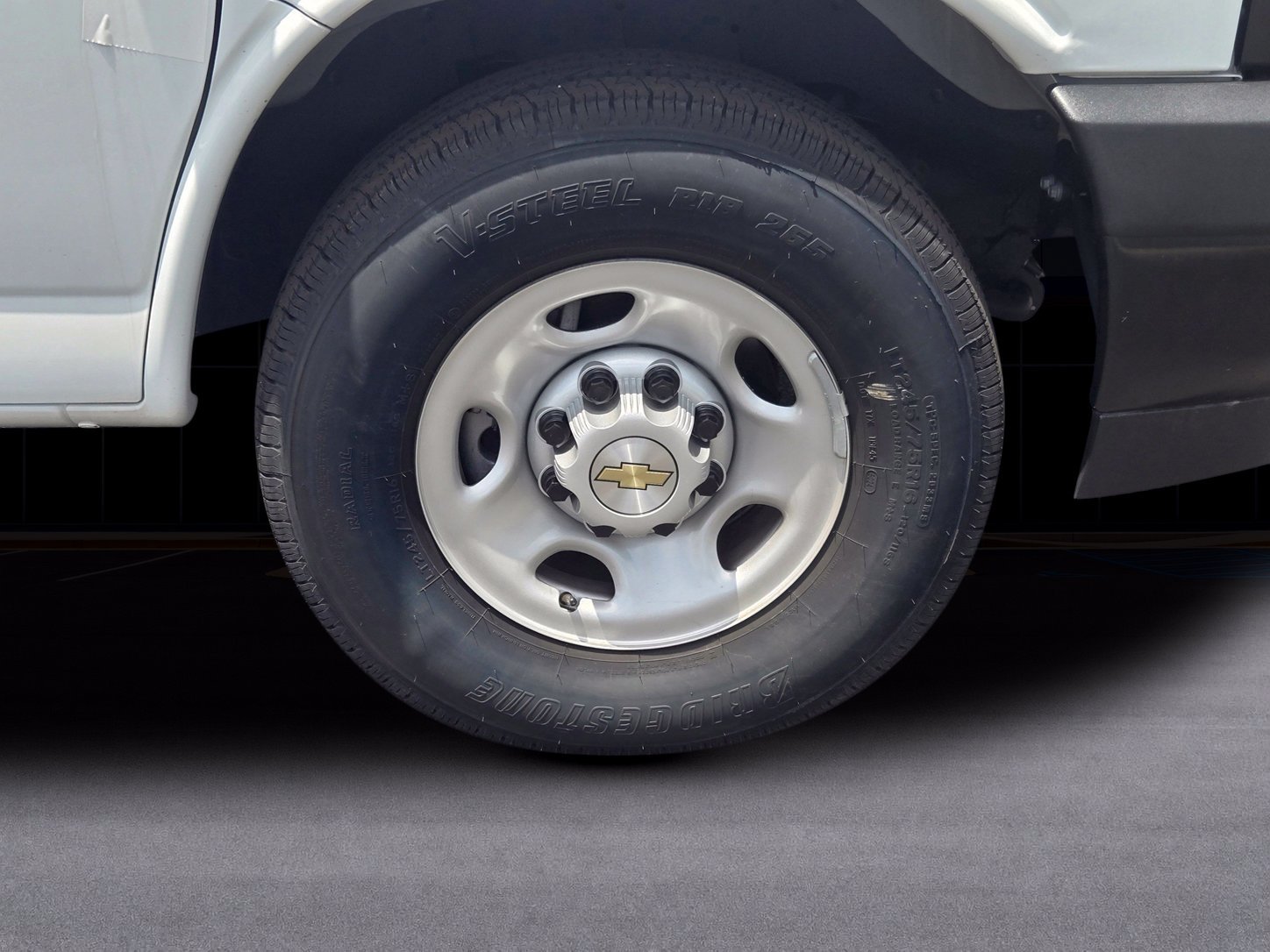 2025 Chevrolet Express Cargo Work Van - Photo 11