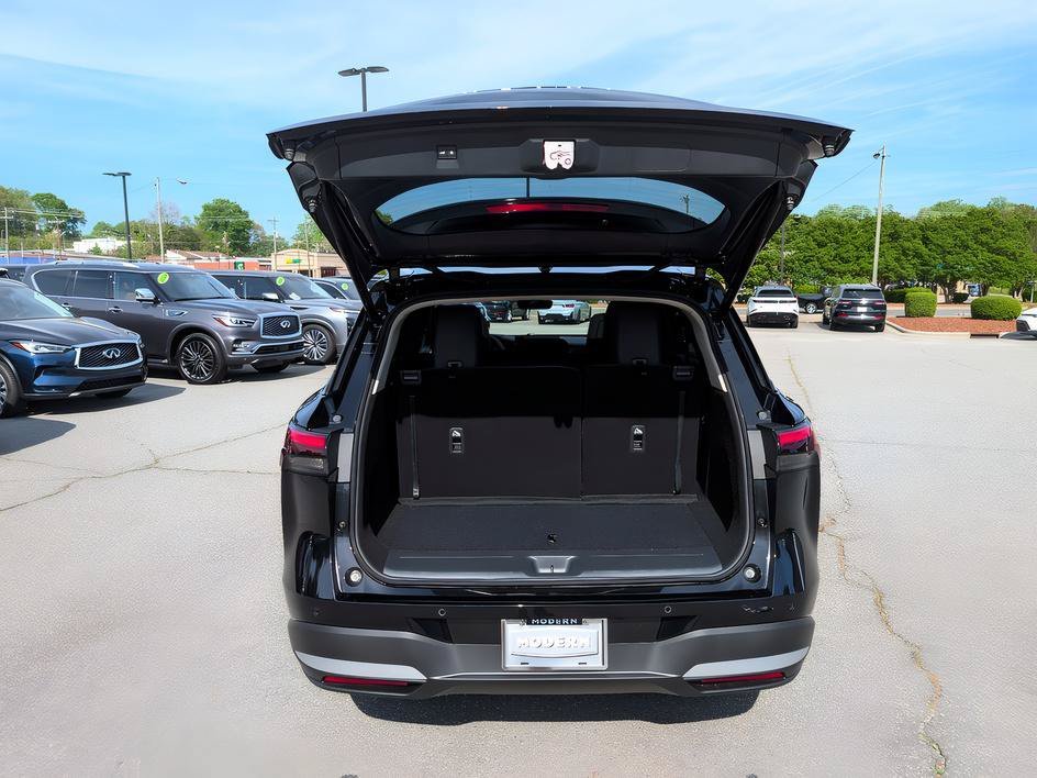 Certified Used 2026 Mineral Black INFINITI LUXE image 23