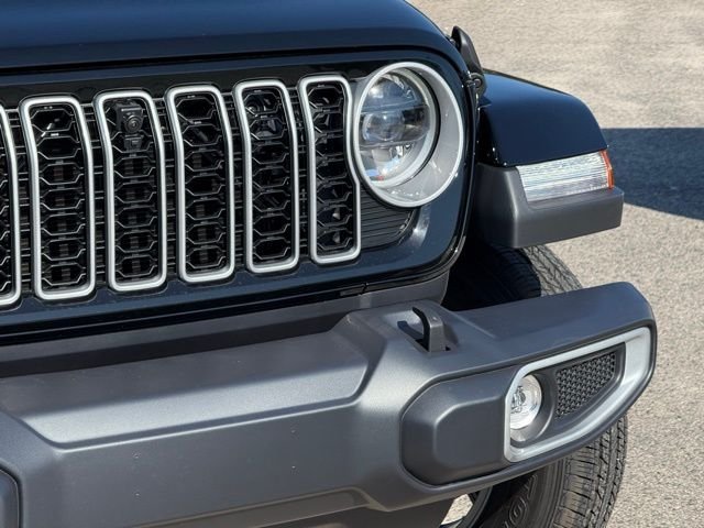 New 2025 Black Clear-Coat Exterior Paint Jeep Sahara image 5