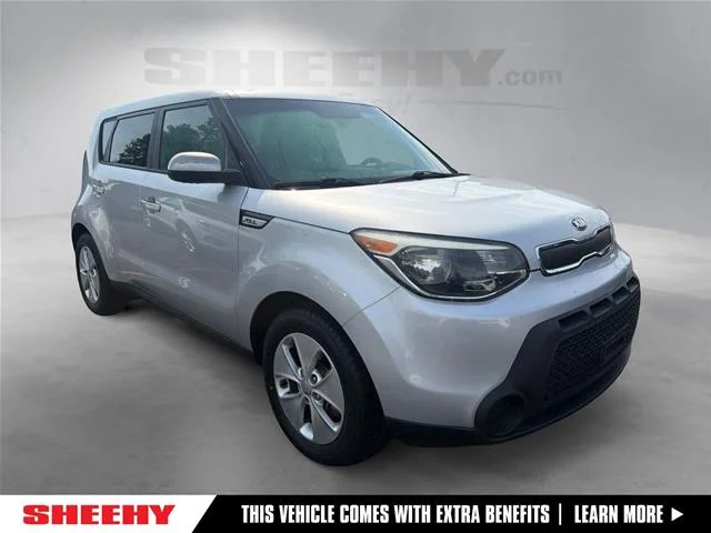 Used 2015 Bright Silver Kia  image 1