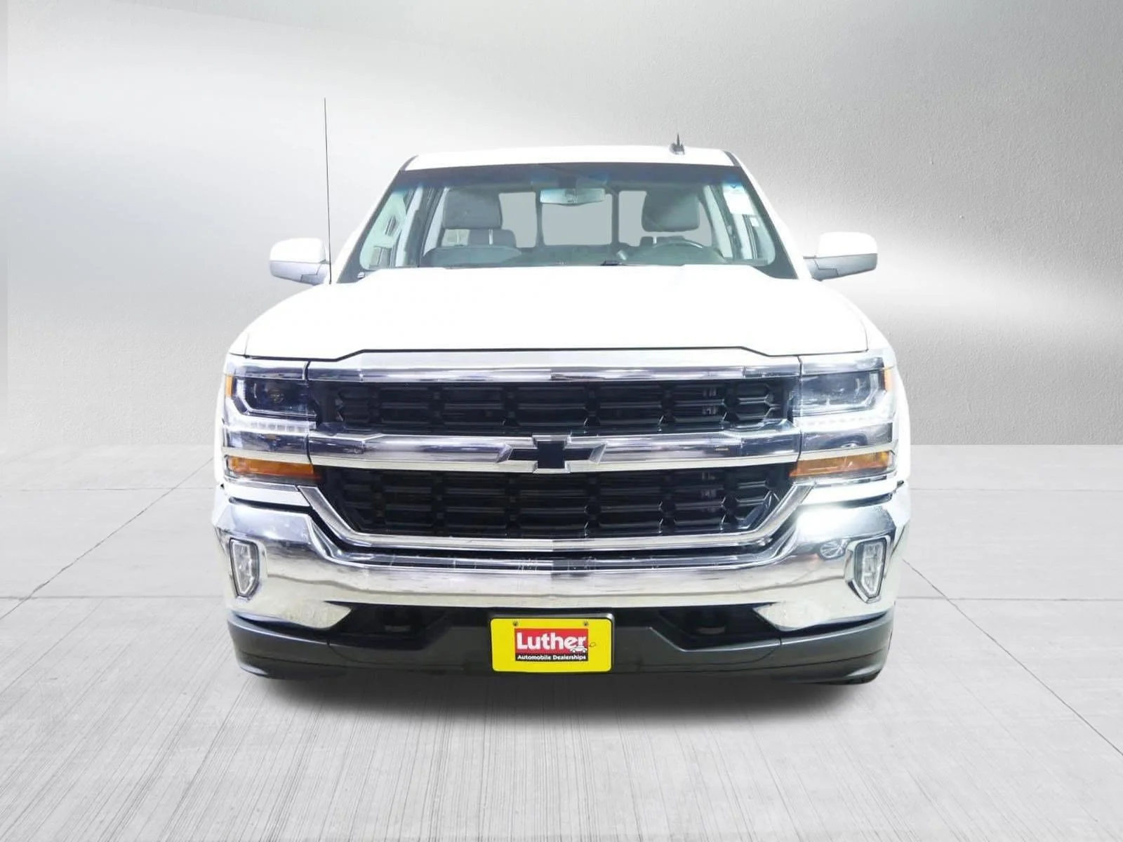 Used 2016 Chevrolet Silverado 1500 LT with VIN 3GCUKREC8GG114188 for sale in Brooklyn Center, MN