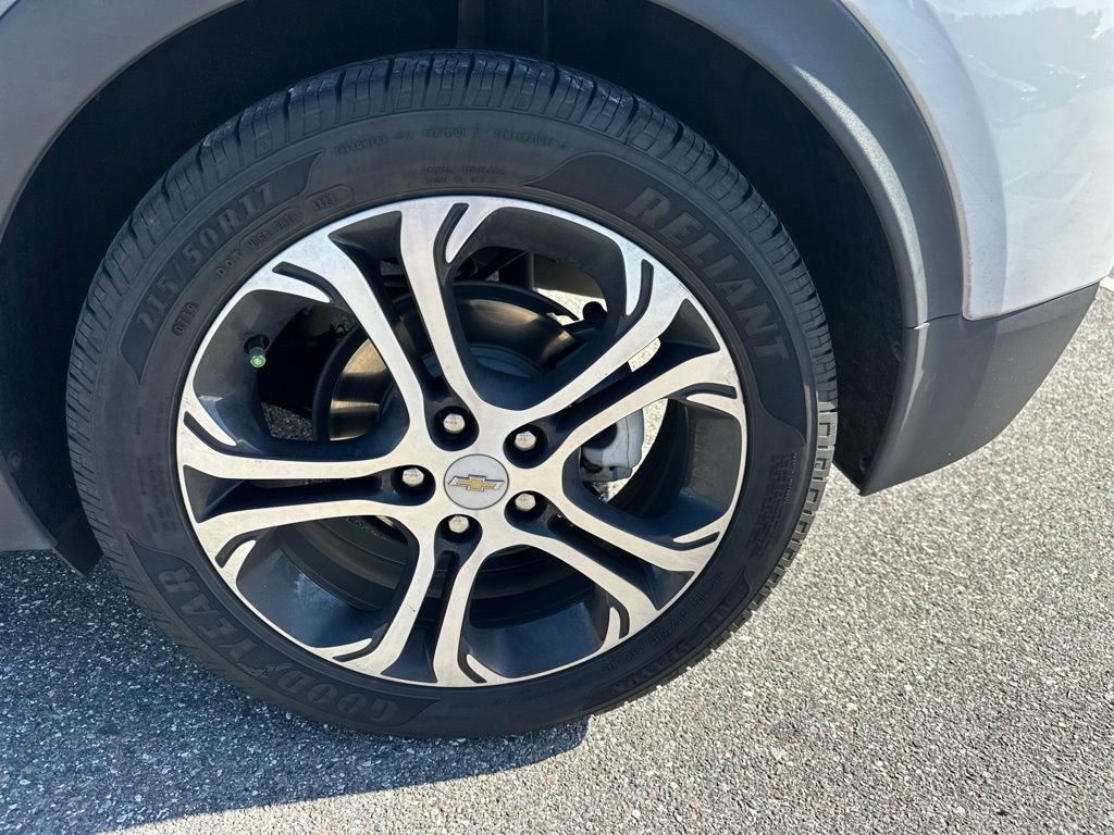 Used 2020 White Chevrolet Premier image 16