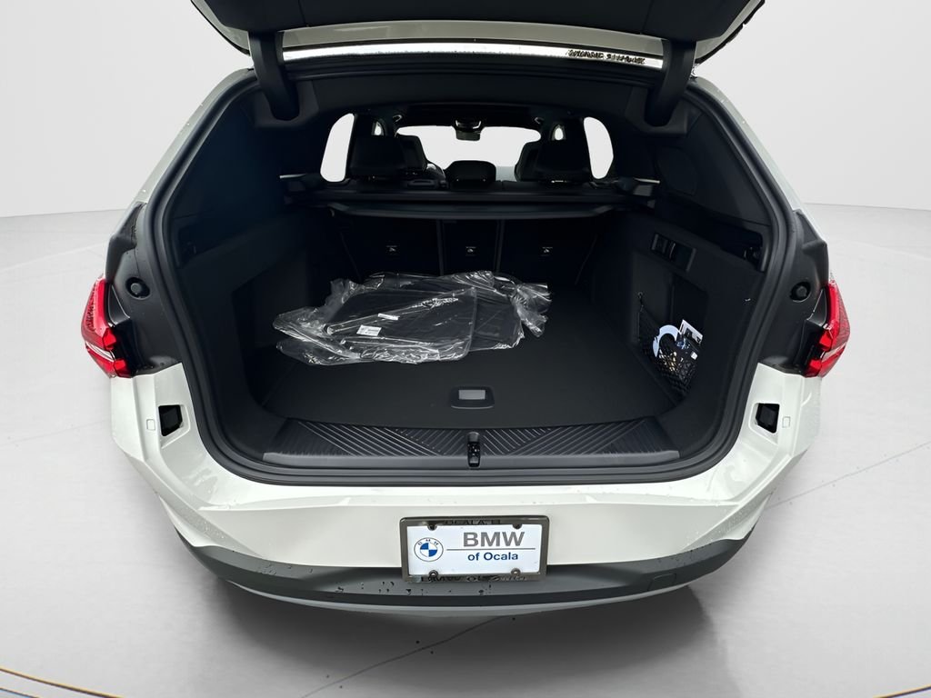New 2026 Alpine White BMW 30 xDrive image 28