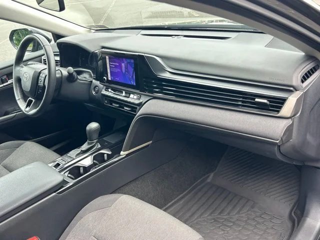 Certified Used 2025  Toyota LE image 25
