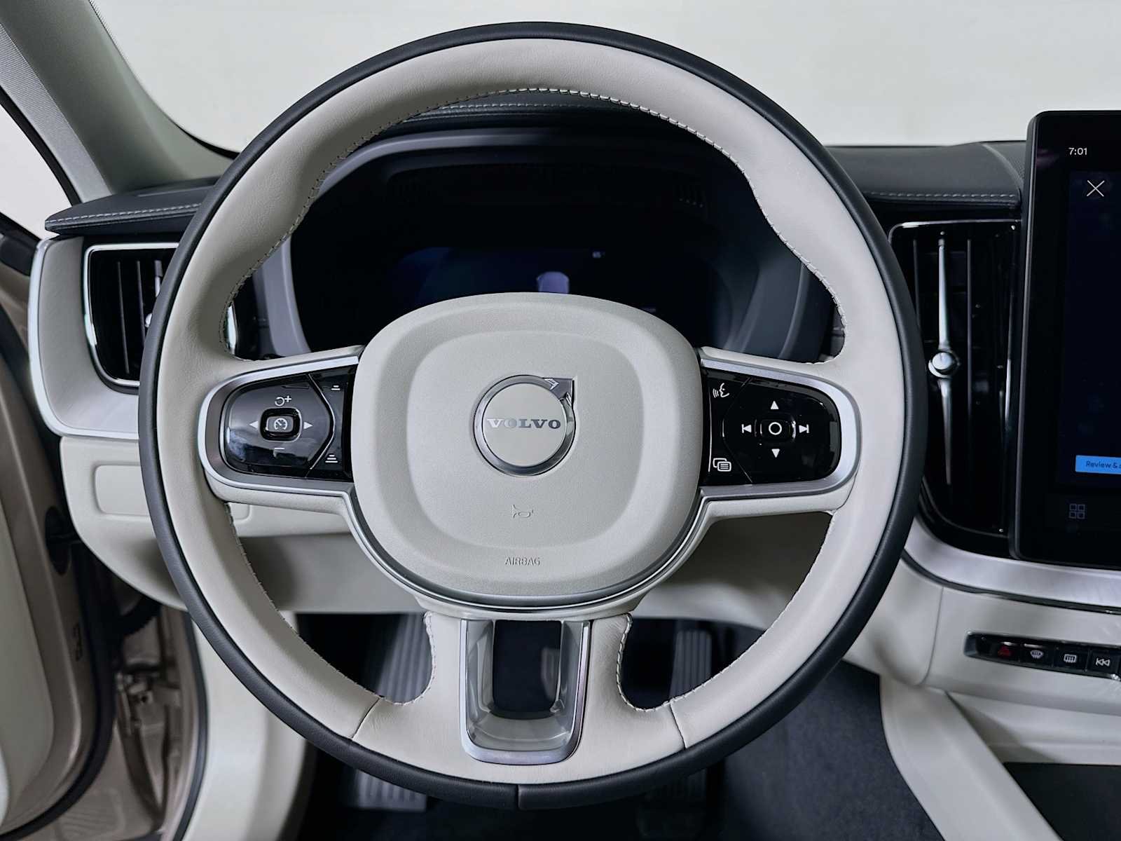 New 2026 Bright Dusk Volvo Ultra image 11