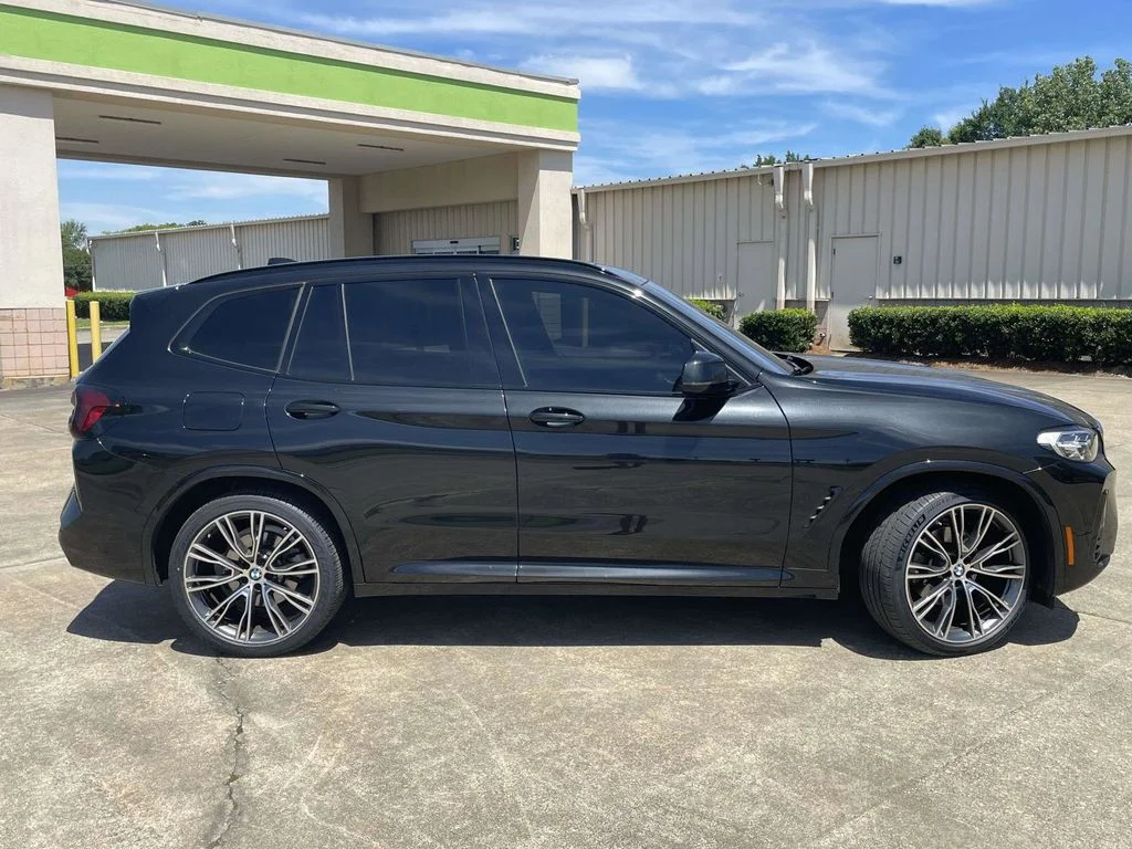 Certified Used 2022 Black Sapphire Metallic BMW sDrive30i image 2