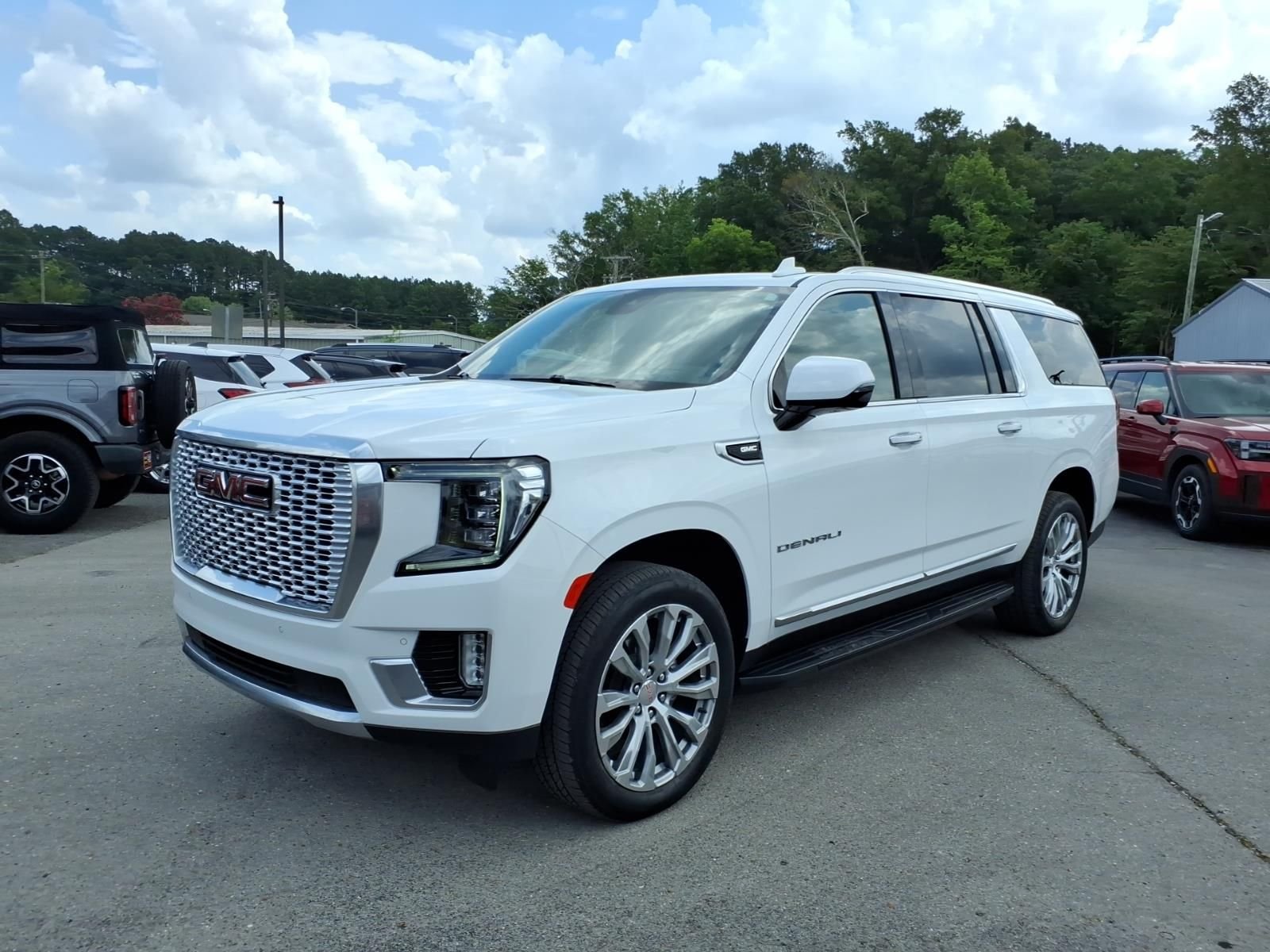 2024 GMC Yukon Denali AWD's photo